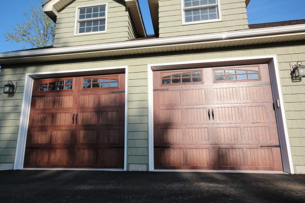 9x8 Carriage House Dark Oak w-2pc Arched Stockton Dec Inserts