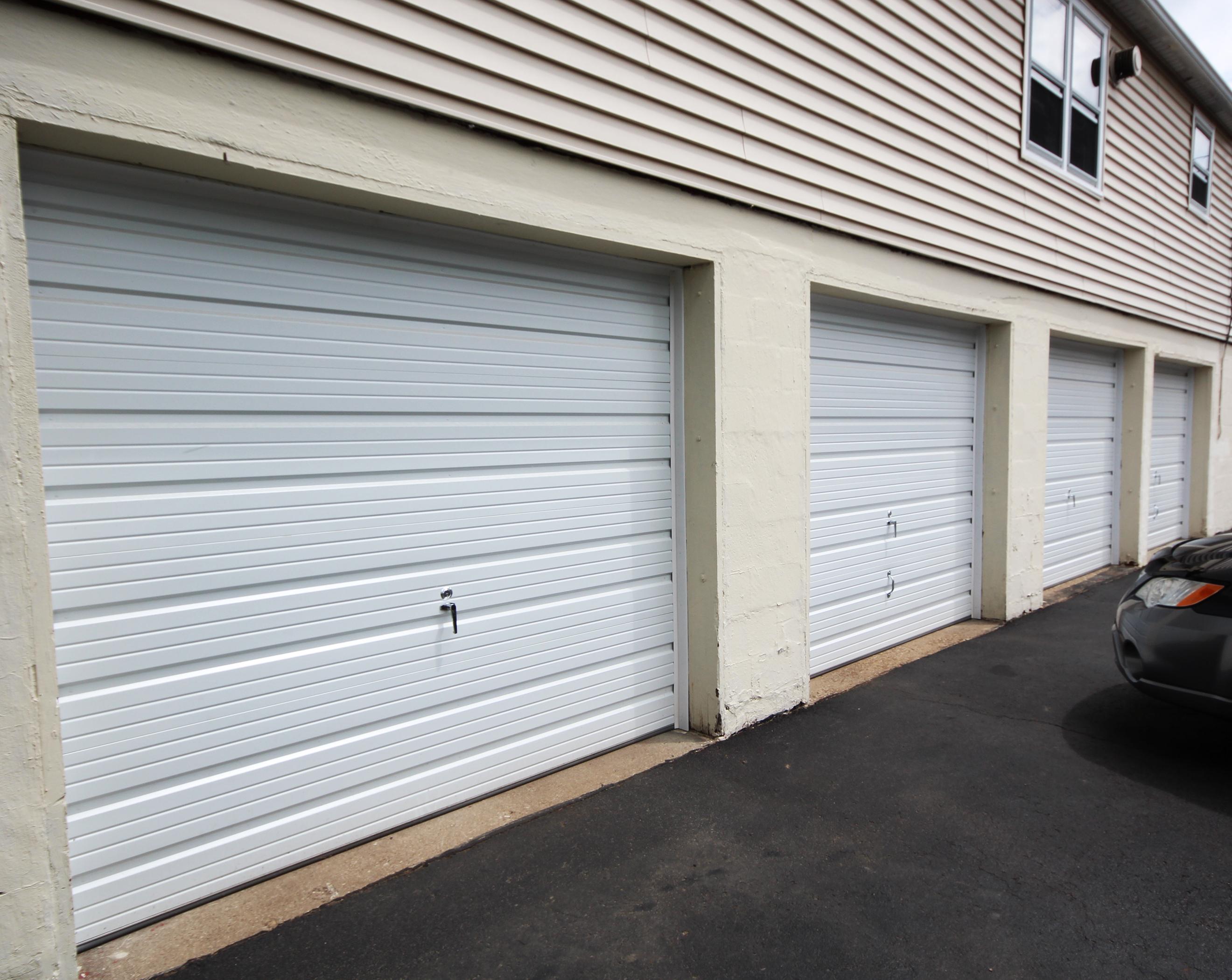 Commercial Overhead Garage Doors - CHI Model 3251