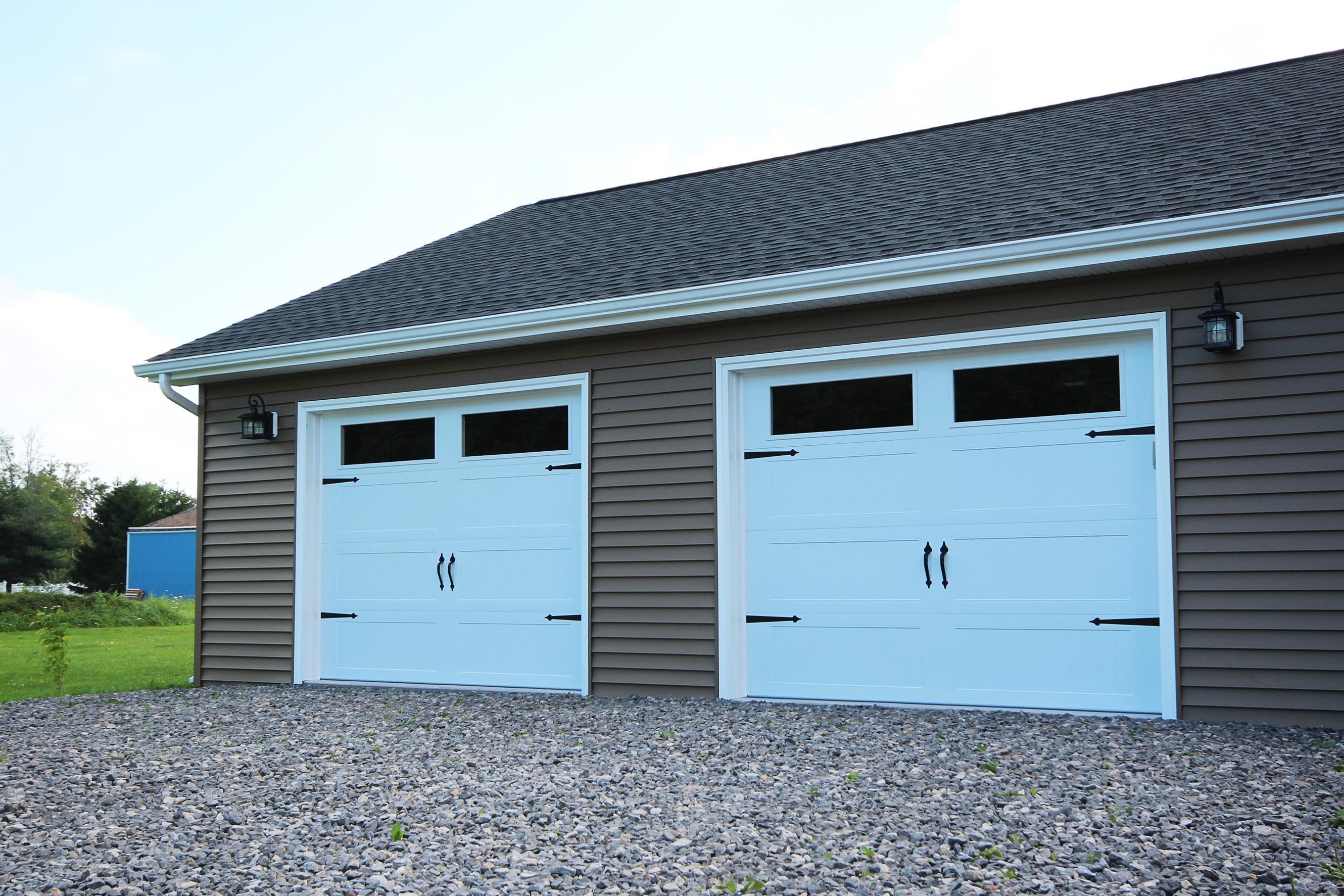 Stamped Carriage House in White w-Plain Glass Windows