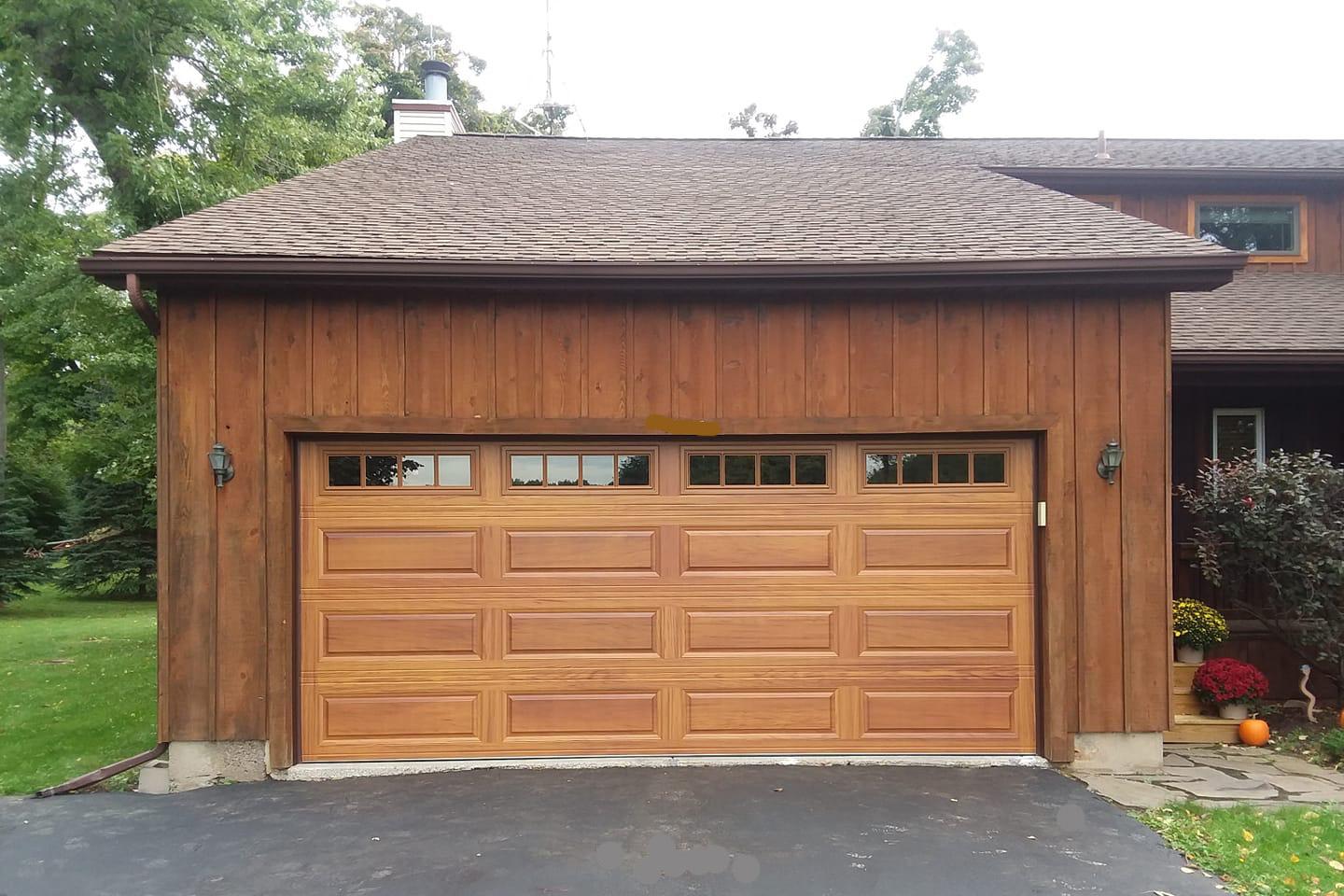 Raised Panel Door in Cedar Woodtone with Madison Inserts